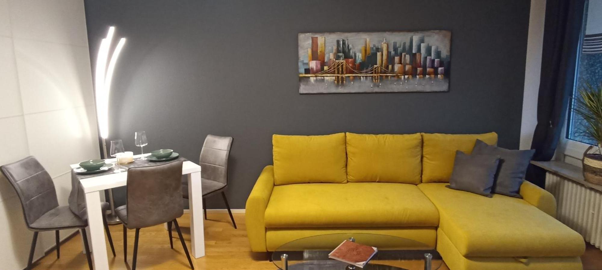 Gemuetliches Helles Apartment Mit Balkon Und Parkplatz Vor Der Tuer Im Zentrum Von 바이로이트 외부 사진
