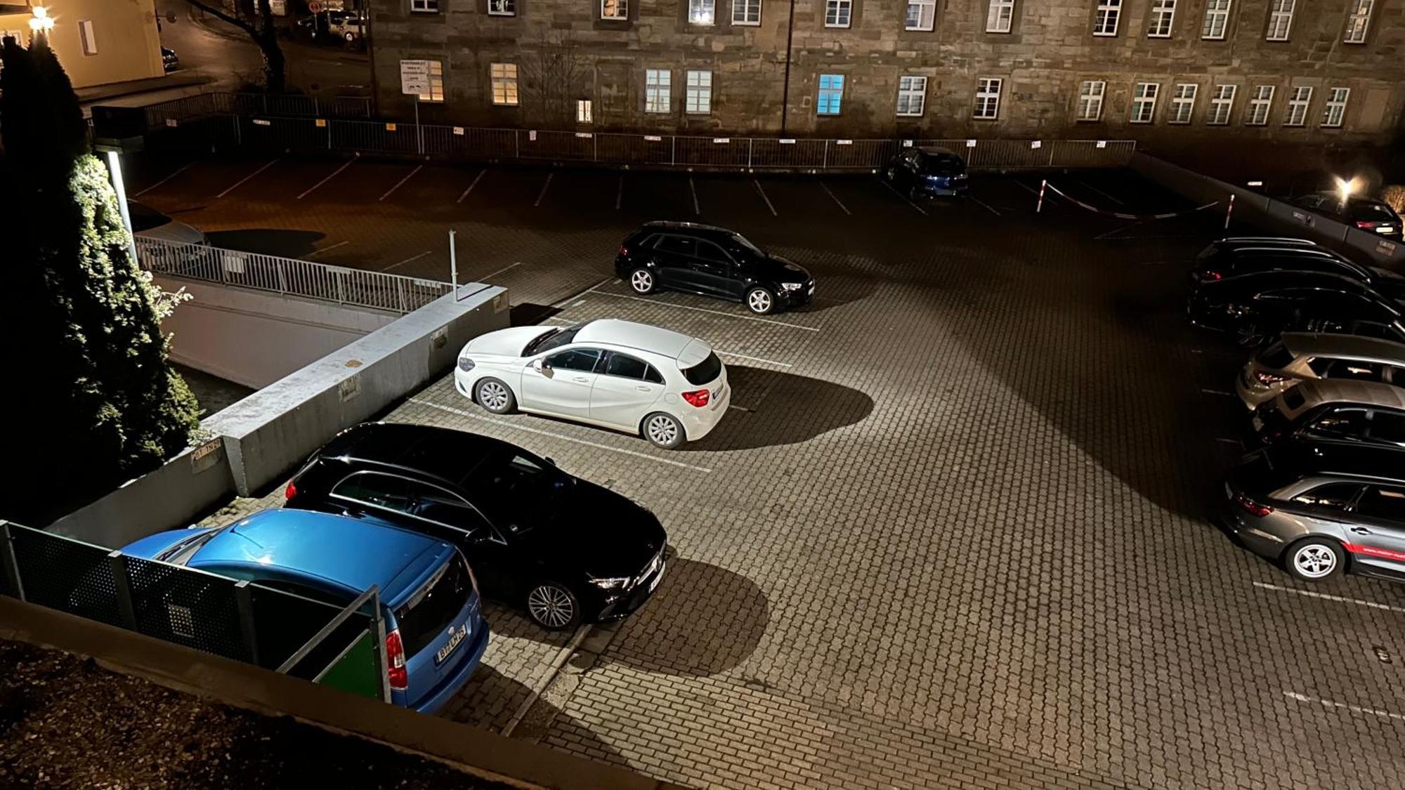 Gemuetliches Helles Apartment Mit Balkon Und Parkplatz Vor Der Tuer Im Zentrum Von 바이로이트 외부 사진